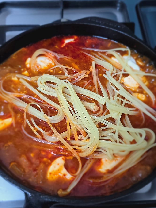 [Recipe] Spicy Soft Tofu & Noodles (Sundubu Jjolmyeon)