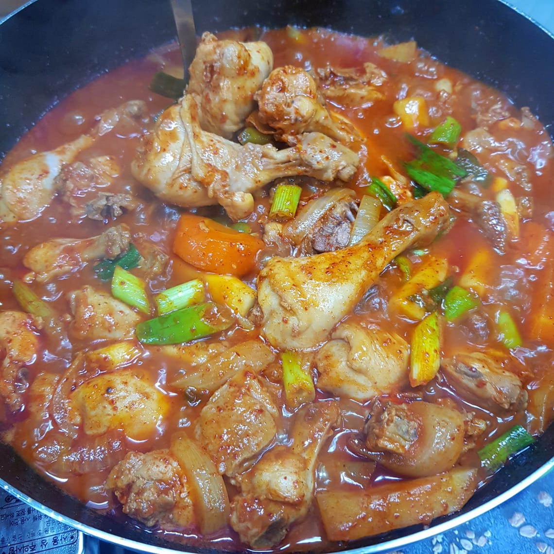 [Recipe] Korean Spicy Braised Chicken Stew (Dakbokkeumtang)